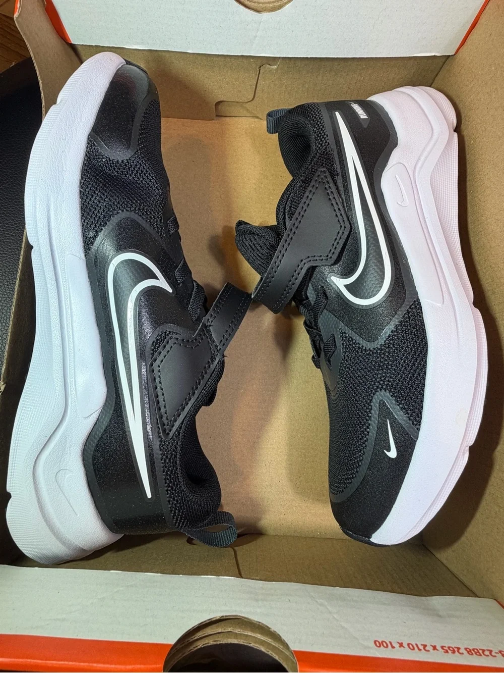 Nike Unisex Kids' Cosmic Runner Running Shoes HM4400 003 Sz 2Y New